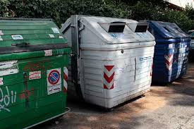 Comune di torre del greco raccolta differenziata. Torre Del Greco Via Circumvallazione Rifiuti Abbandonati Sul Marciapiede