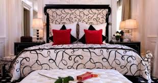 Pin By Pamela Morris On Boudoir Bedroom Red Master Bedroom Inspiration Gray Red Bedroom