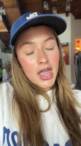 Samantha Fenton's Instagram, Twitter & Facebook