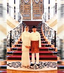 Pembaca berita radio televisyen malaysia (rtm), norashikin abdul rahman di masjid istana diraja, istana alam shah, klang Permaisuri Diraja