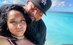 Donald Penn's Ex Blasts Him and Girlfriend Nia Guzman