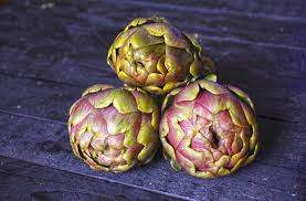 Si tratta di germogli (turioni) di colore verde o bianco (a seconda che vengano coltivati in presenza o assenza di luce), che necessitano una coltura abbastanza complicata. Carciofi Alla Sezzese Latinamipiace It