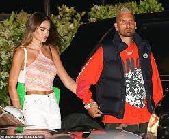 Amelia hamlin just celebrated her 20th birthday, and scott what's my age again? disick simply can't stop giving her fancy gifts! Scott Disick 38 And Amelia Hamlin Hold Hands As They Exit Nobu Latest Celebrity News