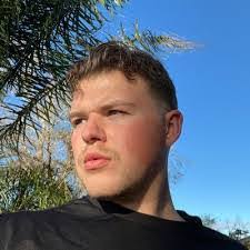 Cora Joy's Instagram, Twitter & Facebook