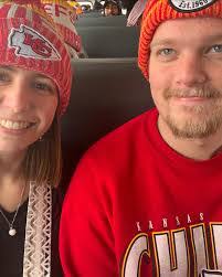 Mackenzie Cummins's Instagram, Twitter & Facebook