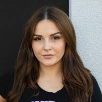 Vanessa Laramore's Instagram, Twitter & Facebook