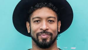 Dichter Dean Bowen presenteert dichtbundel tijdens Open Monumentendag 2020  Zundert