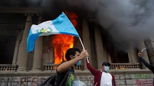 En guatemala.com encontrarás noticias del país; Guatemala Demonstranten Setzen Parlament In Brand Tagesschau De