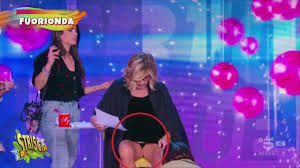 “Myrta Merlino senza mutande a Pomeriggio 5”. Sarà vero? La risposta è nel  fuorionda