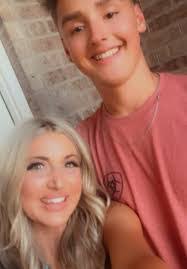 Rochelle Murphy's Instagram, Twitter & Facebook