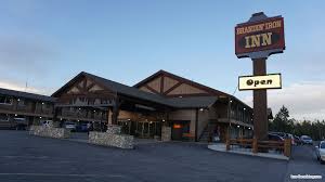 The brandin iron inn has been a local favorite in west yellowstone for years due to their friendly hospitality, deluxe accommodations, affordable rates, and convenient location. Yellowstone West Yellowstoneì—ì„œ ë¹„êµì  ì €ë ´í•œ ìˆ™ì†Œ Brandin Iron Inn