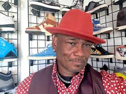 Product Design alumnus and Professor Roosevelt Brown empowers students to  succeed