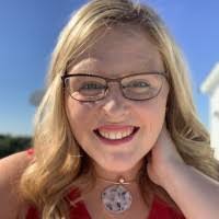 Elizabeth Utterback's Instagram, Twitter & Facebook