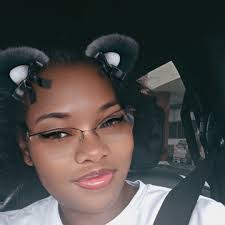 Debbie Hartzell's Instagram, Twitter & Facebook