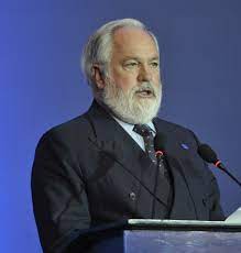 Presentació a càrrec del sr. Miguel Arias Canete Wikipedia