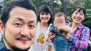 九把刀 （2017年結婚） 周亭羽 （1990年7月5日 － ） 國立交通大學 傳播與科技學系畢業，大學實習期間進入 中視新聞 。 畢業後任職中視新聞部擔任文字記者，先後擔任交通線與生活線記者。 Ulrqfxca96m8 M