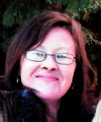 Người phụ nữ nghiện rượu bị chó cưng ăn mất mắt