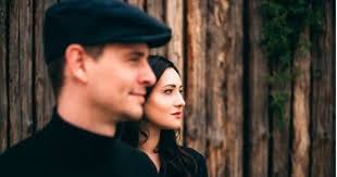 Про це знаменитість повідомила на. Solomiya Vitvicka Pokazala Yak Yiyi Cholovik Litav Nad Dniprom Na Flajbordi Glamur Tch Ua