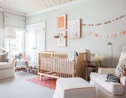 Didominasi oleh warna putih, dipadukan dengan perlengkapan kamar warna kontras yang elegan seperti warna cokelat. Perlengkapan Kamar Bayi Apa Saja Yang Diperlukan Arsitag