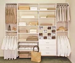 Vous garantir le bon achat, on y travaille tous les jours. Idee Dressing 45 Idees D Amenagement Et De Rangement