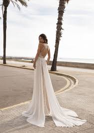 Maybe you would like to learn more about one of these? Pin Auf Brautkleider Mit Ruckenausschnitt
