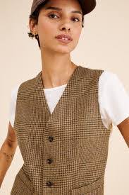 Lauren Vest's Instagram, Twitter & Facebook