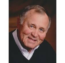 Karen Eggert's Instagram, Twitter & Facebook