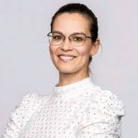 Alisa Geller's Instagram, Twitter & Facebook