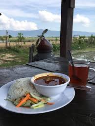 Jadi, itulah 10 resepi ikan tongkol yang boleh anda cuba. Eating Nasi Dagang With Ikan Tongkol Gravy And Hot Tea To Get This View You Need To Dine At The Table Under The Small Hut Where You Need To Sit Cross Legged