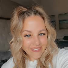 Smash cake arch and flower setup in Sacramento?