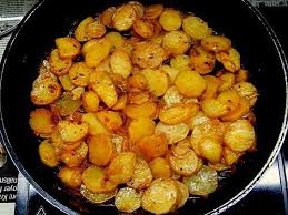 Bratkartoffeln Aus Rohen Kartoffeln Von Blondesdornroschen Chefkoch Bratkartoffeln Bratkartoffel Bratkartoffeln Rezept