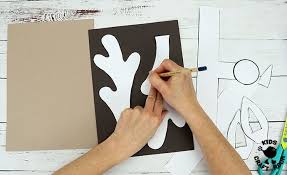 These lovely festive reindeer alice bands are sure to bring brighten up anyone's christmas, young or old! Printable Reindeer Antlers Kids Craft Room