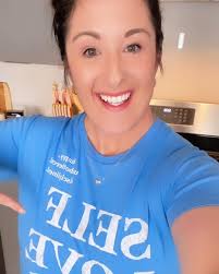 LEXI DONOVAN ✳︎ alcohol free lifestyle & weightloss tips