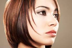 Caractère, désinvolture, droiture, douceur… la coupe au carré reste. La Coupe Tendance Cet Ete Le Carre Plongeant Algerie360