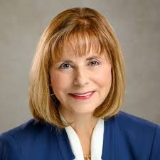 As we put together this stellar table for the Kansas City Area Development  Council annual event, I get to remind myself how lucky I am to work with  Laura McKnight at Creative