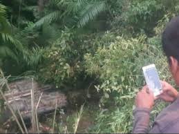 Hitunglah jarak yang ditempuh mobil tersebut! Gegara Elakkan Sepeda Motor Sebuah Mobil Masuk Jurang Sedalam 10 Meter Di Tapsel Sumut Indozone Id