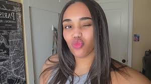 Hey!😚 I'm Beth, 24, from the UK and stream Old School Runescape! I bring  chilled vibes and love to have a good chat. Pop by and say hi if you see me