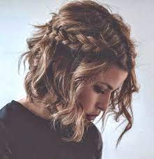 Vous avez les cheveux bouclés et recherchez des idées de. 5 Tutos Coiffures Etape Par Etape Pour Cheveux Boucles Coiffure Facile Coiffure Cheveux