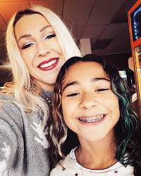 Christy Bennett (@soldbychristyb) • Instagram photos and videos