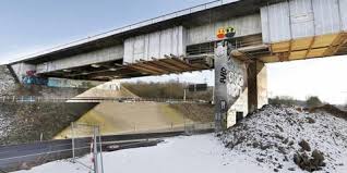 Fachleute erwarten ein monatelanges verkehrschaos rund um wiesbaden und mainz. Salzbachtalbrucke In Wiesbaden Ab Mai Nur Noch Drei Spuren Abriss Des Sudlichen Teils