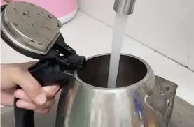 Một người đun nước, cả nhà mắc u.n.g thư? 3 thói quen đun nước “đầu độc” cả gia đình nhiều người không hay biết