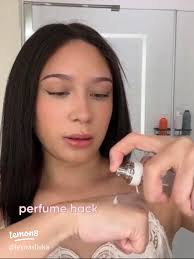 How to Maximize Perfume Longevity by Applying