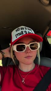 Morgan Henslee (@tootdatthangmo)