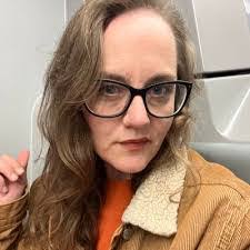 Daisy Carlton's Instagram, Twitter & Facebook