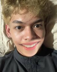 earl francis (@idkh4ki) • Instagram photos and videos