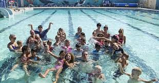 Permainan ini boleh melibatkan semua pelajar dalam satu kumpulan. Permainan Di Dalam Air Untuk Anak Anak