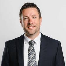 Chris Mau's Instagram, Twitter & Facebook