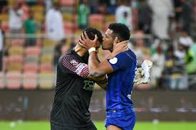منبر الهلال on twitter قبلة من علي البليهي على جبين عبدالله المعيوف بعد نهاية اللقاء