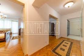 Se inchiriaza apartament cu 4 camere, decomandat in imobil construit in anul 1990. Apartament 4 Camere Superb Ultracentral Zona Unirii Bulevardul Libertatii Ionut Petianu