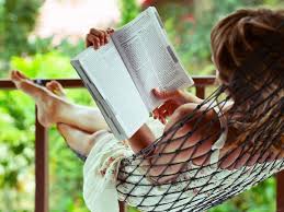 Dalam gambar tersebut, ada dua orang anak cewek dan cowok yang sedang membaca buku. Bermacam Gambar Buku Gambar Wallpaper Keren